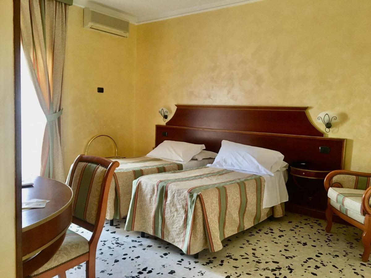 Astoria 3*